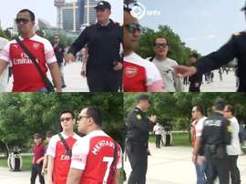 Vídeo publicado por 'SNTV' mostra a polícia do Azerbaijão parando torcedores. Captura/SNTV