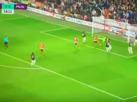 Fleck ouvre le score face à Manchester United. Capture/D9INE_ManUtd