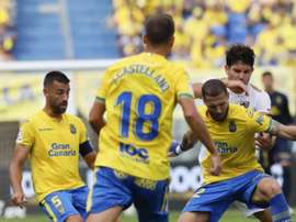 Javi Castellano sufrió un aparatoso golpe con el malaguista Adrián. UDLP_Oficial