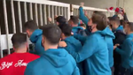 El Athletic celebró con su gente guardando la distancia... a medias