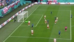 La suerte le dio la espalda a Szczesny tras una jugada de museo de Mak