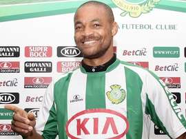 O antigo internacional camaronês vê Carvalho com nível de 'grande'. Twitter