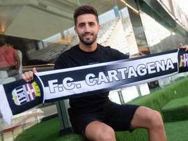 Nacho Gil fue presentado por el Cartagena. Twitter/FCCartagena_efs
