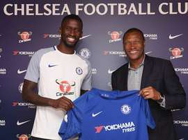 Zagueiro é reforço para a equipe de Antonio Conte. Chelsea