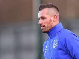 Schneiderlin fires Chelsea warning. Everton