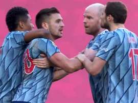 Tudo igual no clássico holandês entre PSV e Ajax. Captura/sportdigital