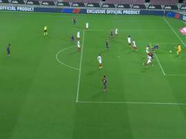 Braithwaite mergulha para colocar o Barça na frente. Captura/Telecinco