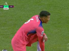Thiago Silva foi o culpado do segundo gol. Captura/DAZN