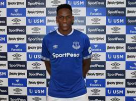 Yerry Mina ha sido el último 'cafetero' en desembarcar en Inglaterra. Twitter/Everton